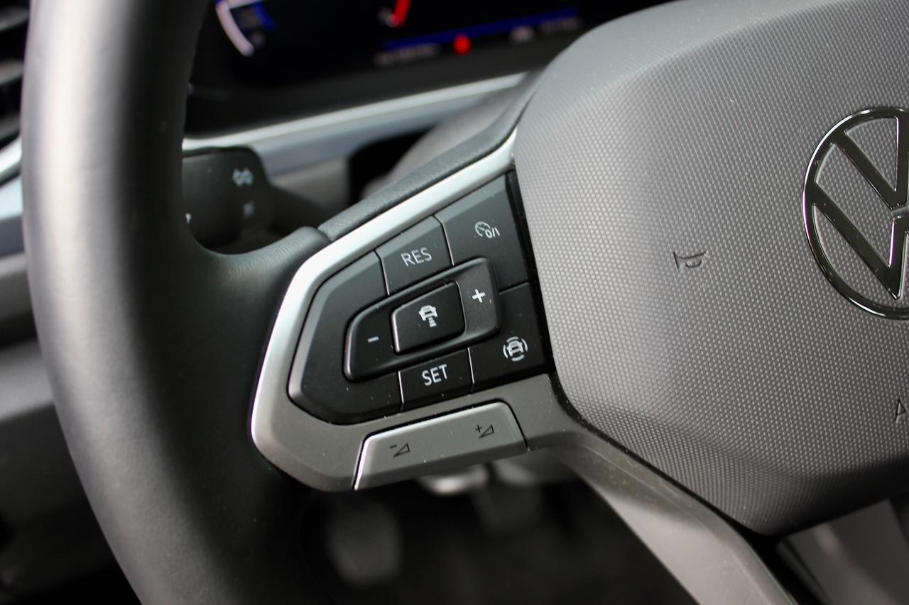 Volkswagen T-Roc 1.0 TSI Style FARI LED PERFORMANCE SENSORI