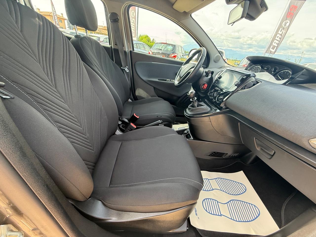 Lancia Ypsilon 1.0 FireFly 5 porte S&S Hybrid Alberta Ferretti