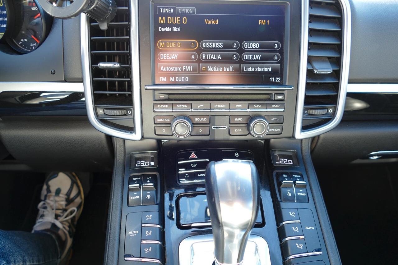 Porsche Cayenne 3.0 PANO KAMERA PELLE *20*