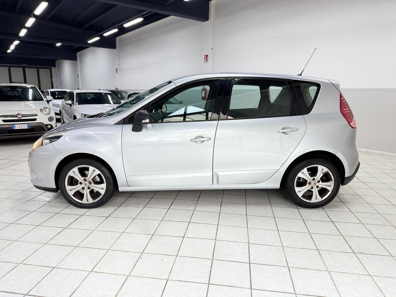 Renault Scenic Scénic X-Mod 1.9 dCi 130CV Luxe