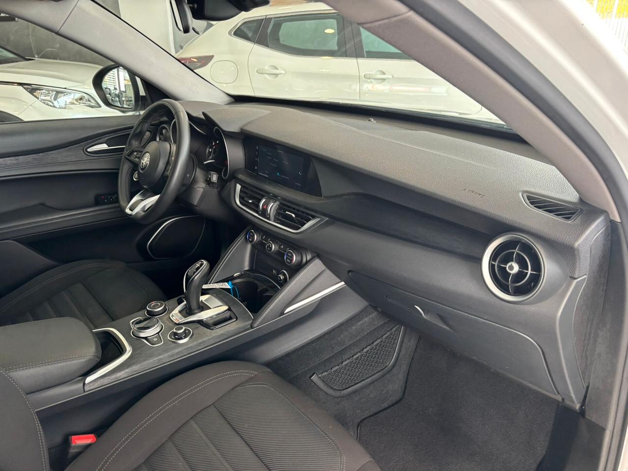 Alfa Romeo Stelvio 2.2 Turbodiesel 160 CV AT8 RWD Business