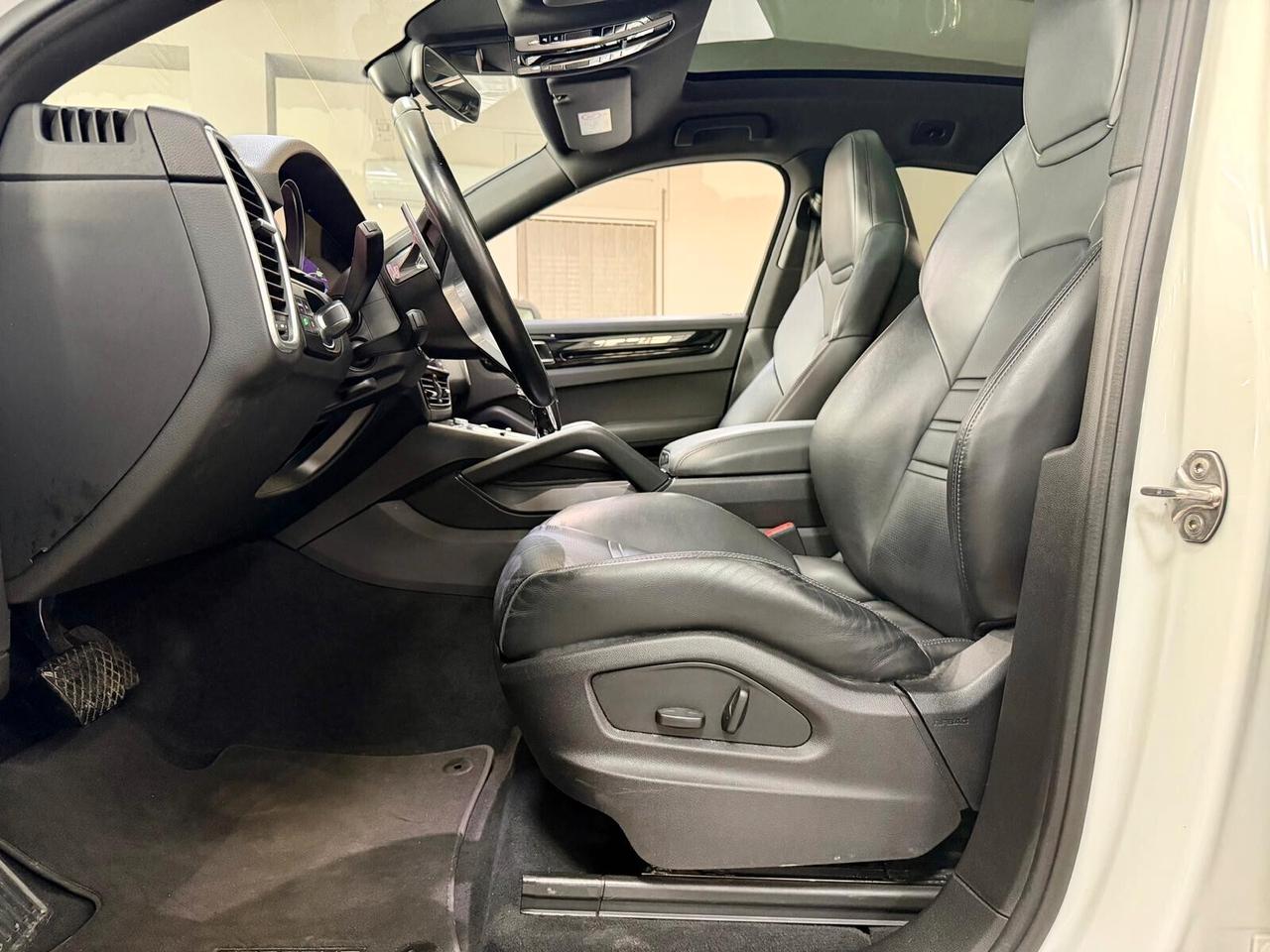 Porsche Cayenne Coupé 3.0 V6 Platinum Edition 2022
