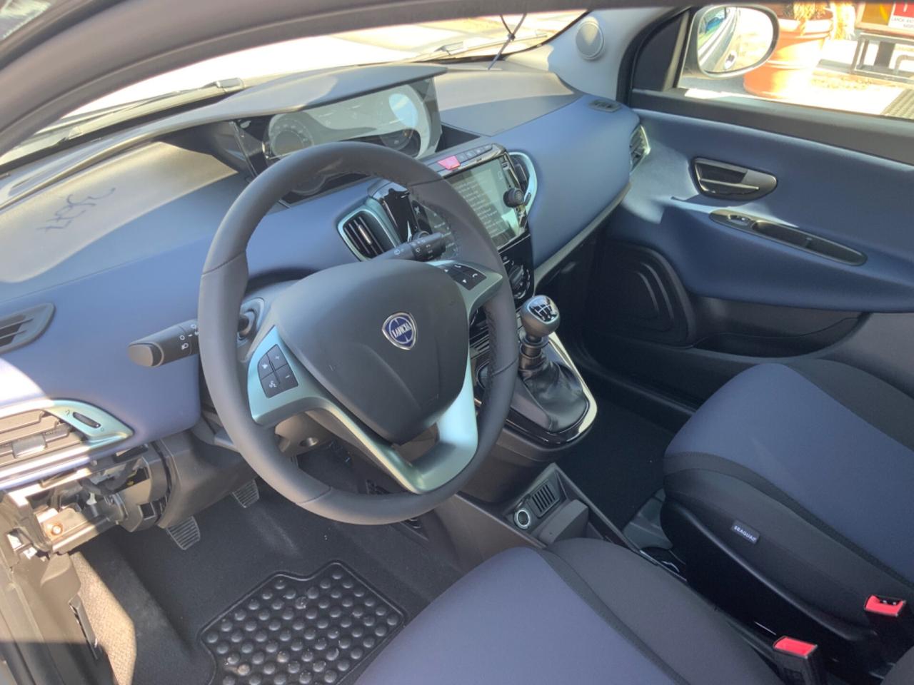 Lancia Ypsilon 1.0 FireFly 5 porte S&S Hybrid Platino