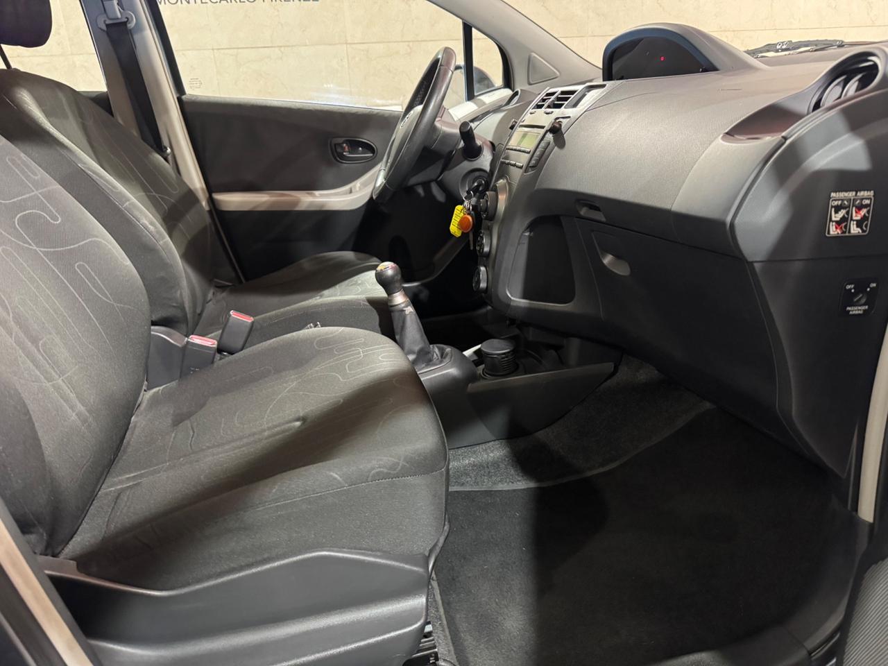 Toyota Yaris 1.0 5 porte NEOPATENTATI / TAGLIANDI TOYOTA