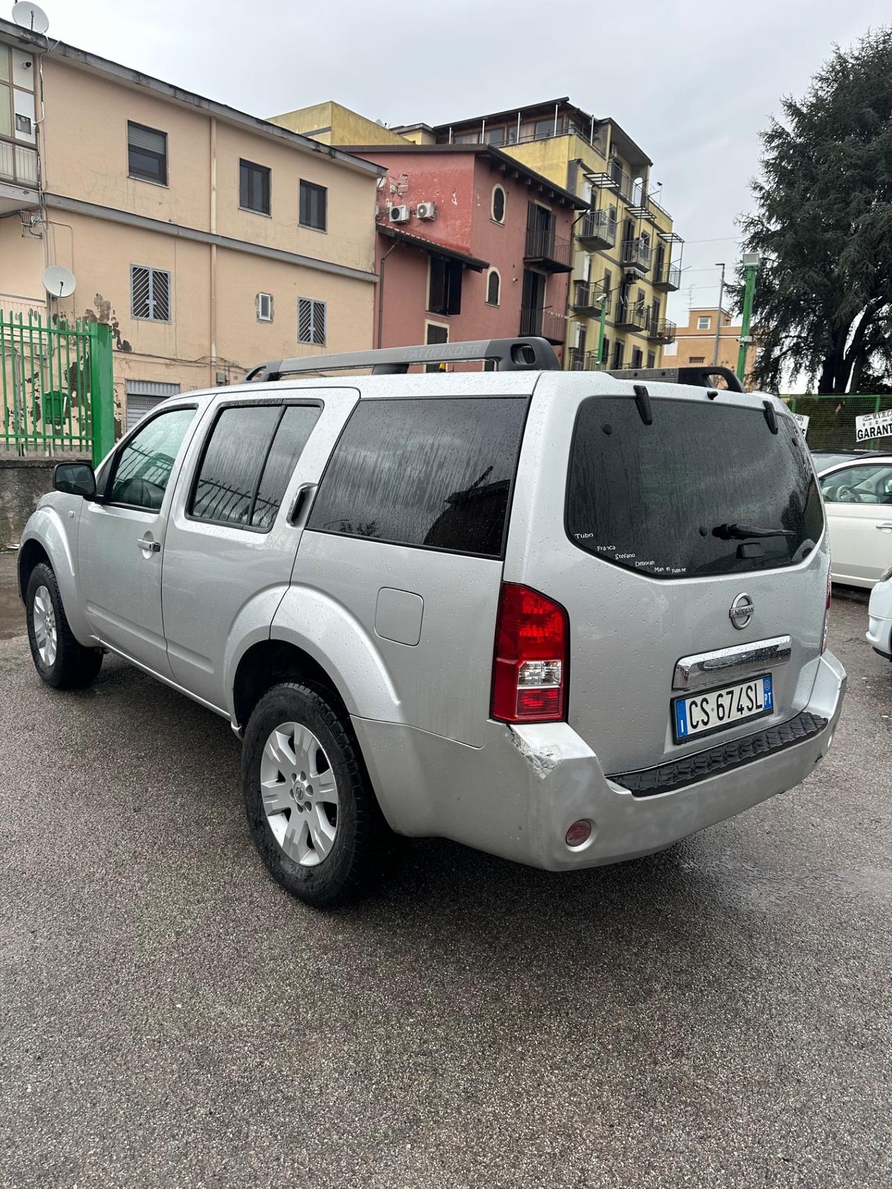 Nissan Pathfinder 2.5 dCi LE