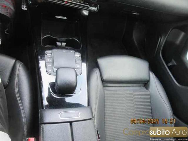 MERCEDES-BENZ A 180 d Automatic Premium