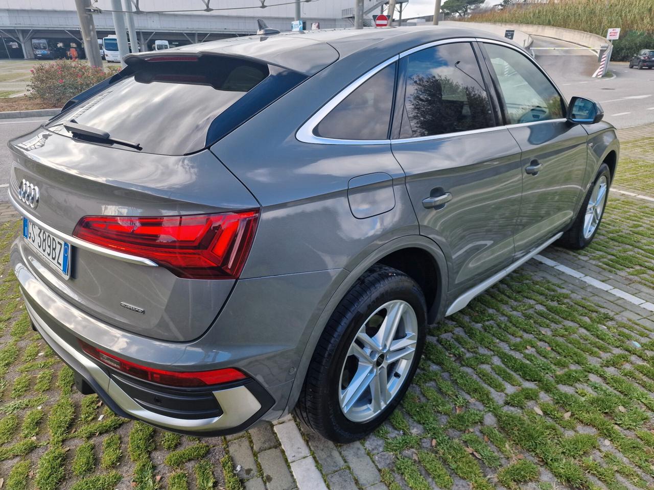 Audi Q5 40 TDI 204 CV quattro S tronic Identity Black