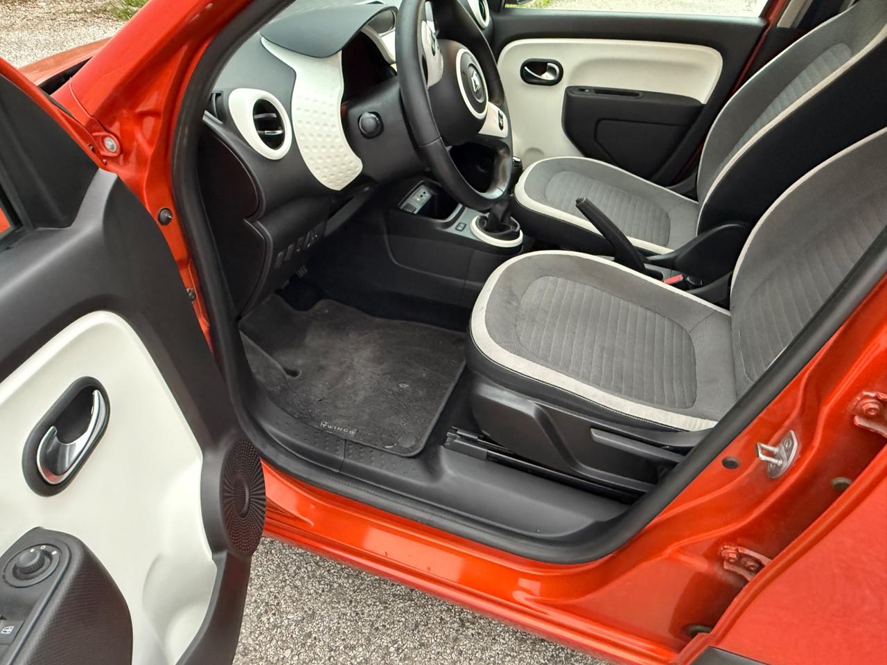 Renault Twingo SCe 65 CV Urban Night