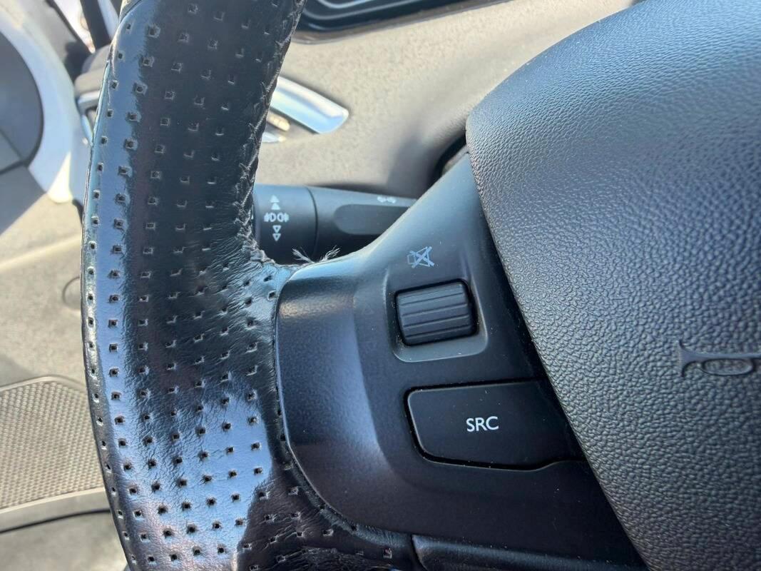 Peugeot 208 1.6 e-hdi 8v Allure s&s 5p