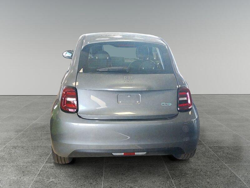 FIAT 500e 500 Nuova 500 Hatchback My23 La Nuova 500 - 320 Berlina