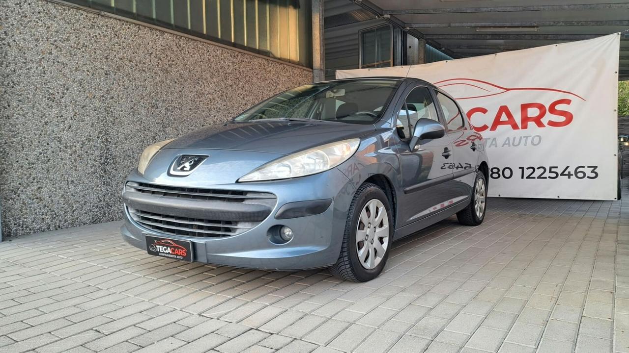 Peugeot 207 1.4 8V 75CV 5p. X Line