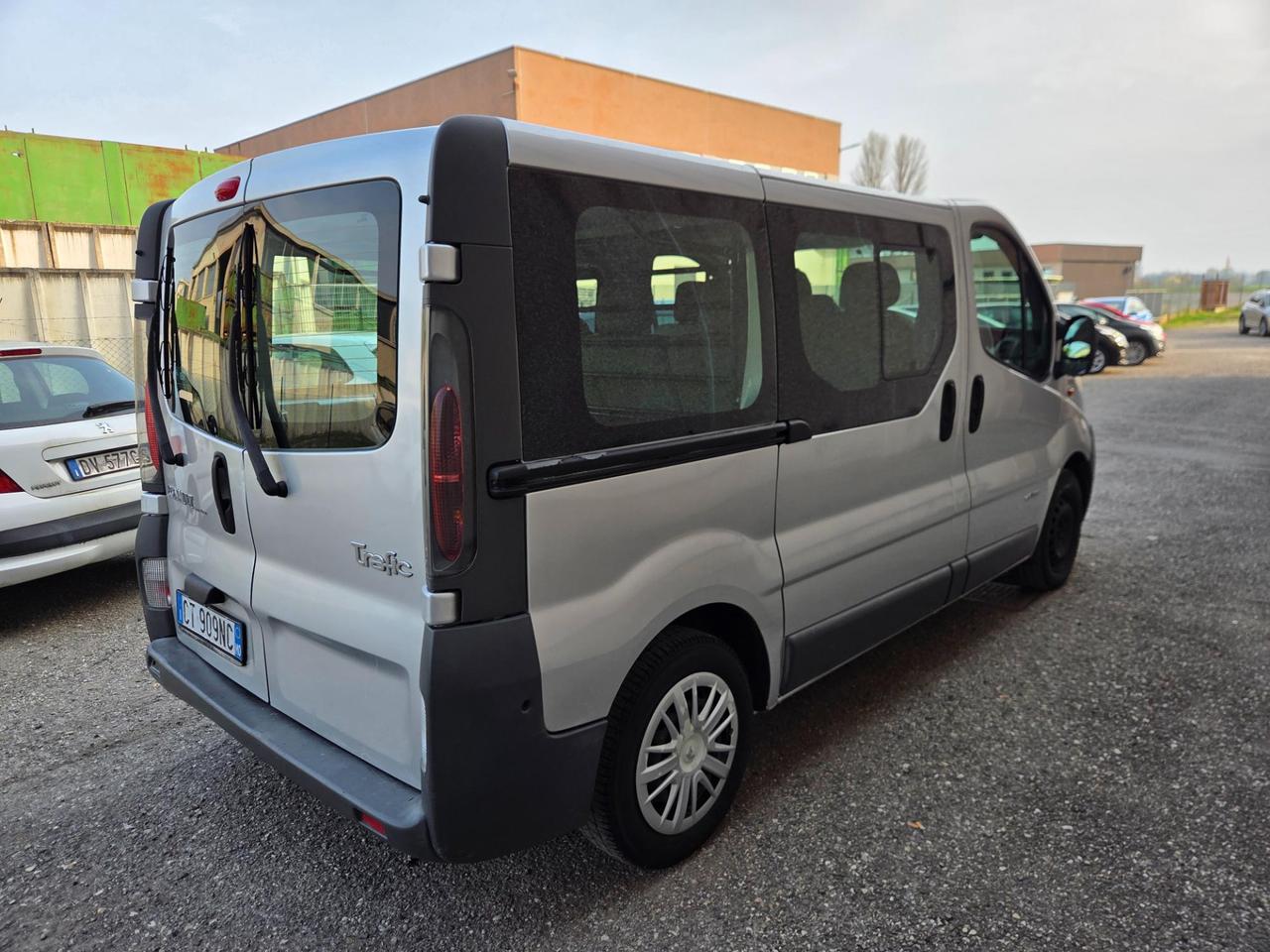 RENAULT Trafic T27 1.9 dci 100cv L1H1 6p.ti N1