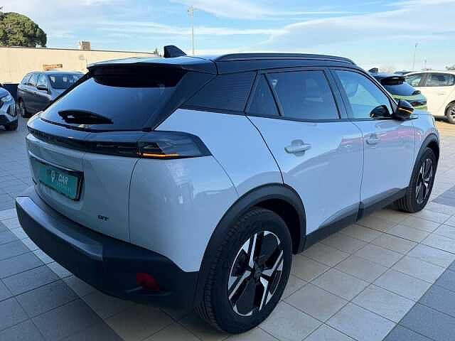 Peugeot 2008 motore elettrico 136 CV GT