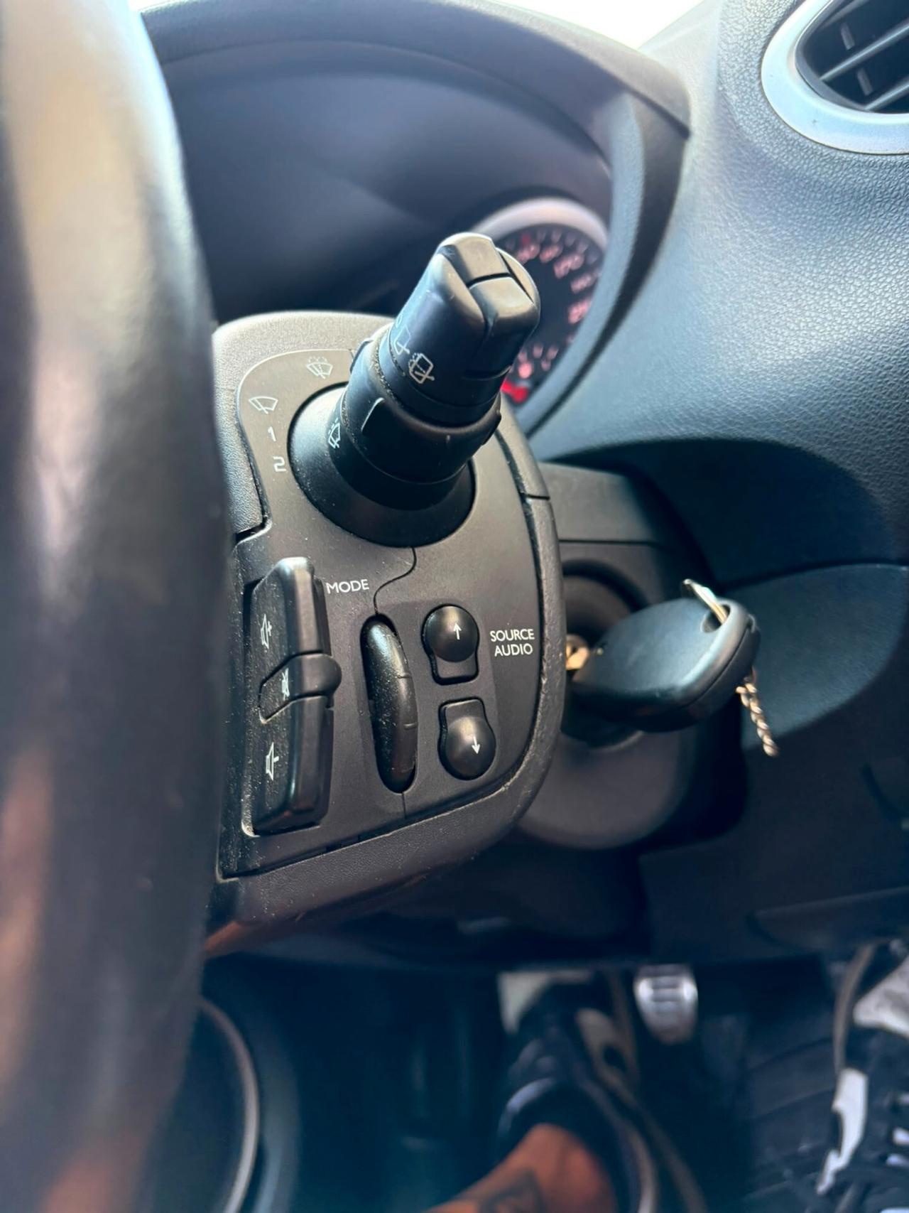Renault Clio 1.2 16V 5 PORTE CONFORT