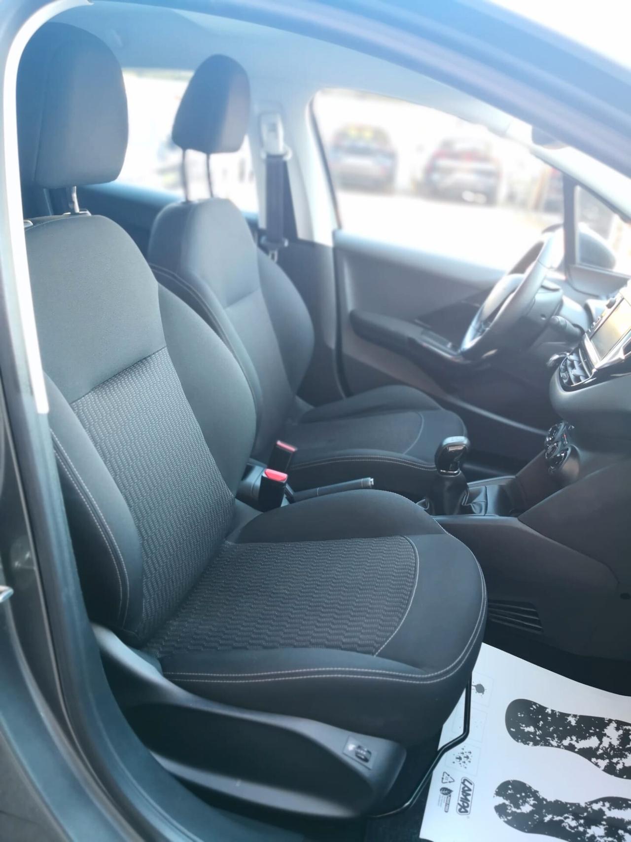Peugeot 208 PureTech 1.2 82CV ***NEOPATENTATI***