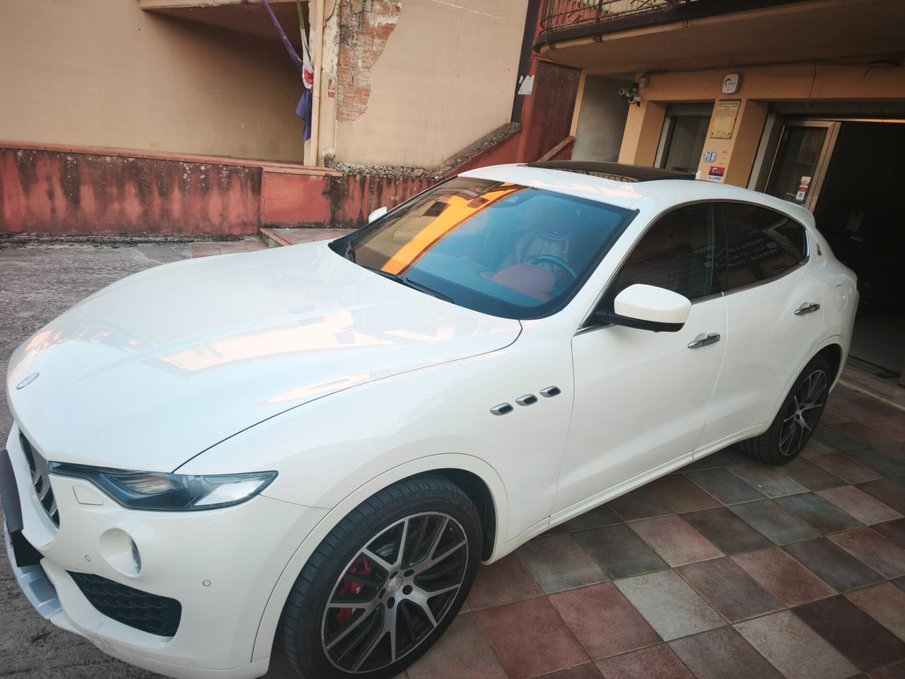 Maserati Levante SQ4 V6 430 CV TETTO