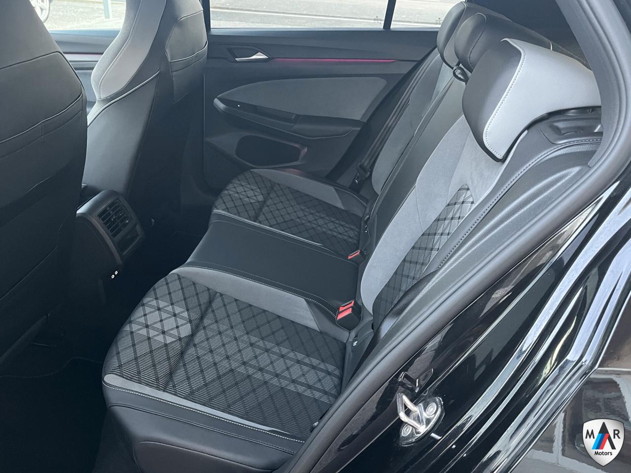 Volkswagen Golf 1.5 eTSI 150 CV EVO DSG R-Line