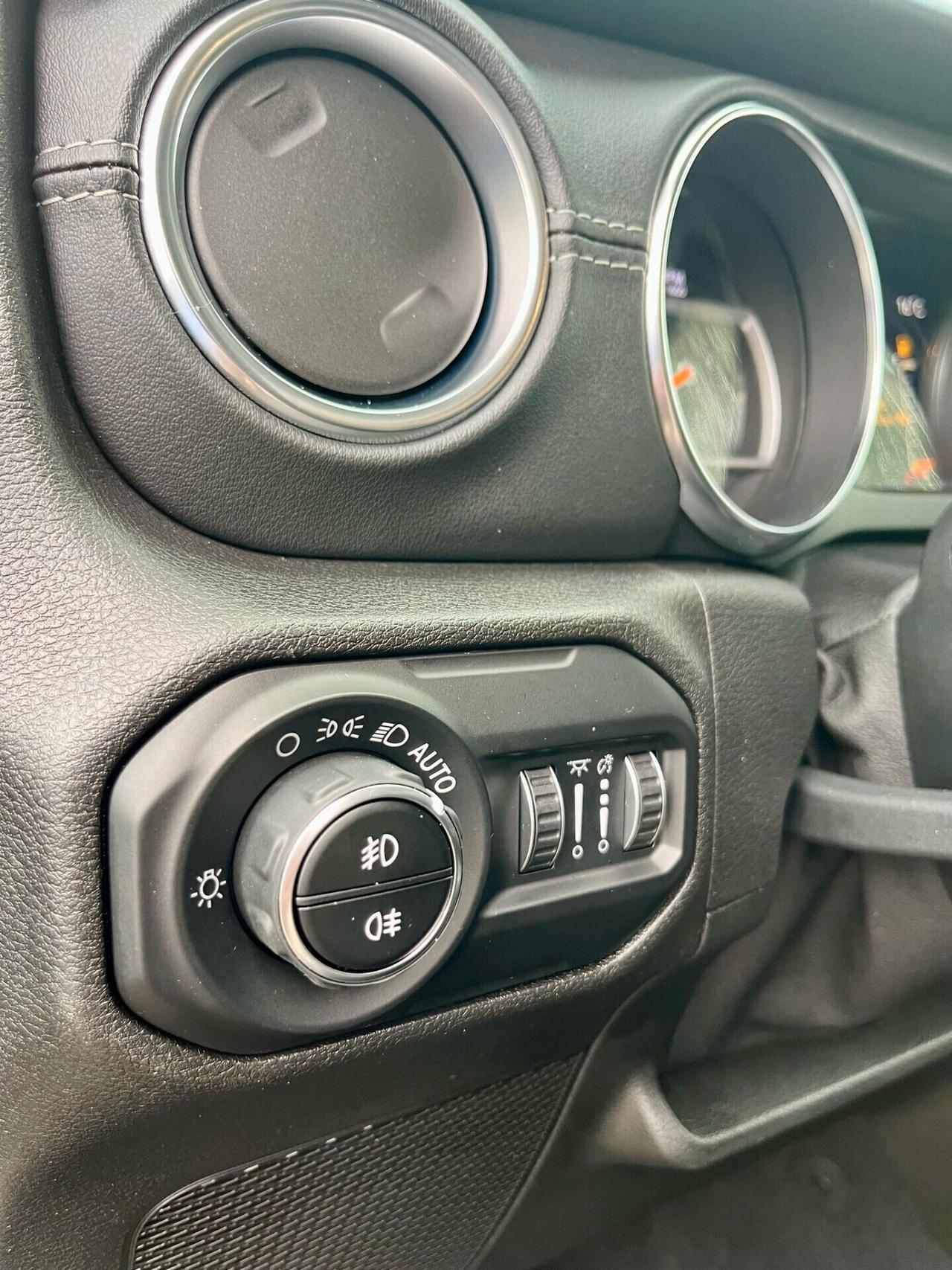 Jeep Wrangler 2.2 Mjt II Sahara