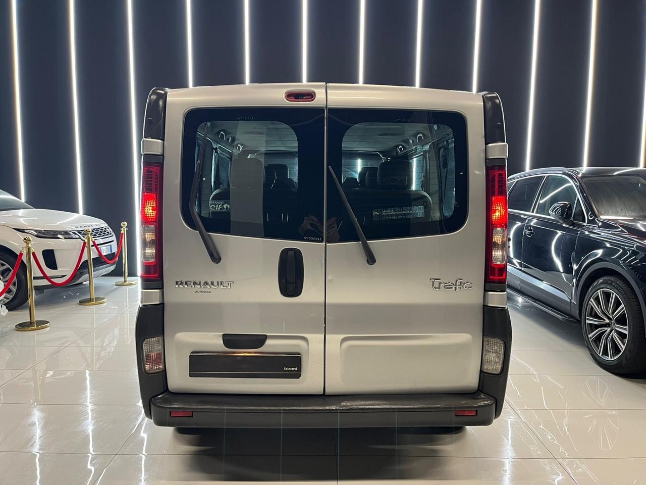 Renault Trafic T29 2.0 dCi/90 PL-TN Passenger Confort 9 POSTI