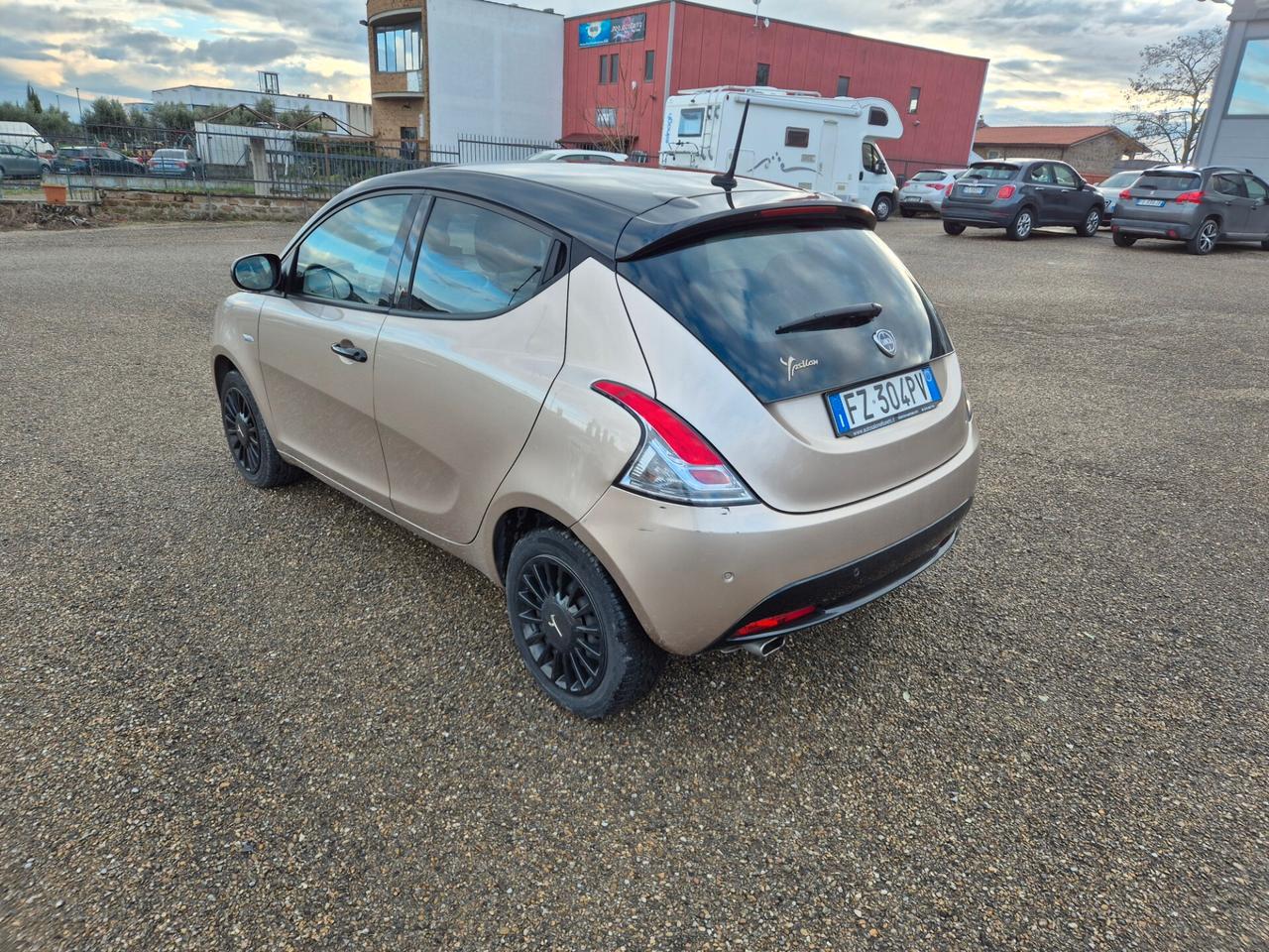 Lancia Ypsilon 1.2 69 CV 5 porte GPL Ecochic Black and Noir