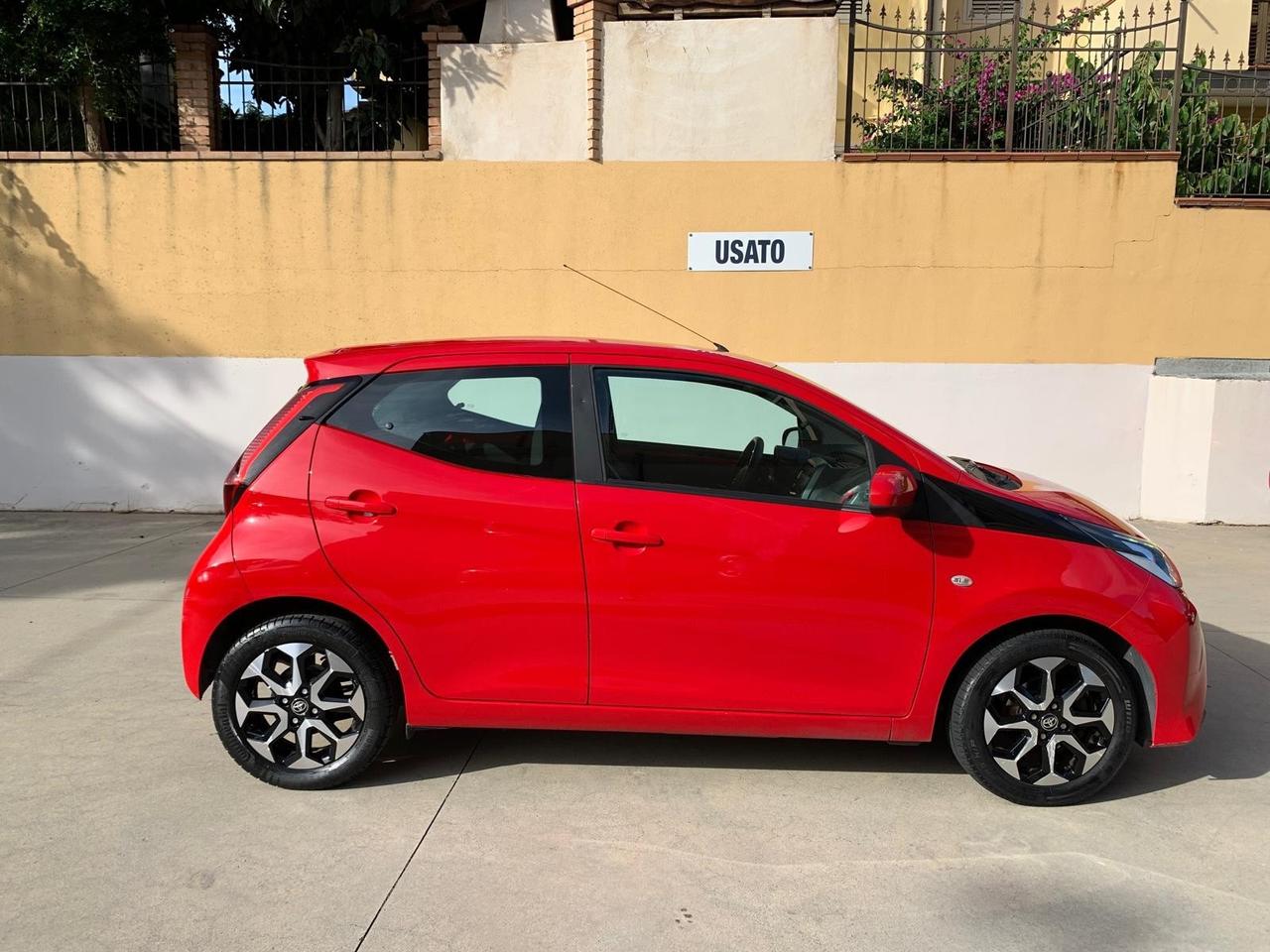 Toyota Aygo 1.0 VVT-i 72 CV 5 porte x-fun