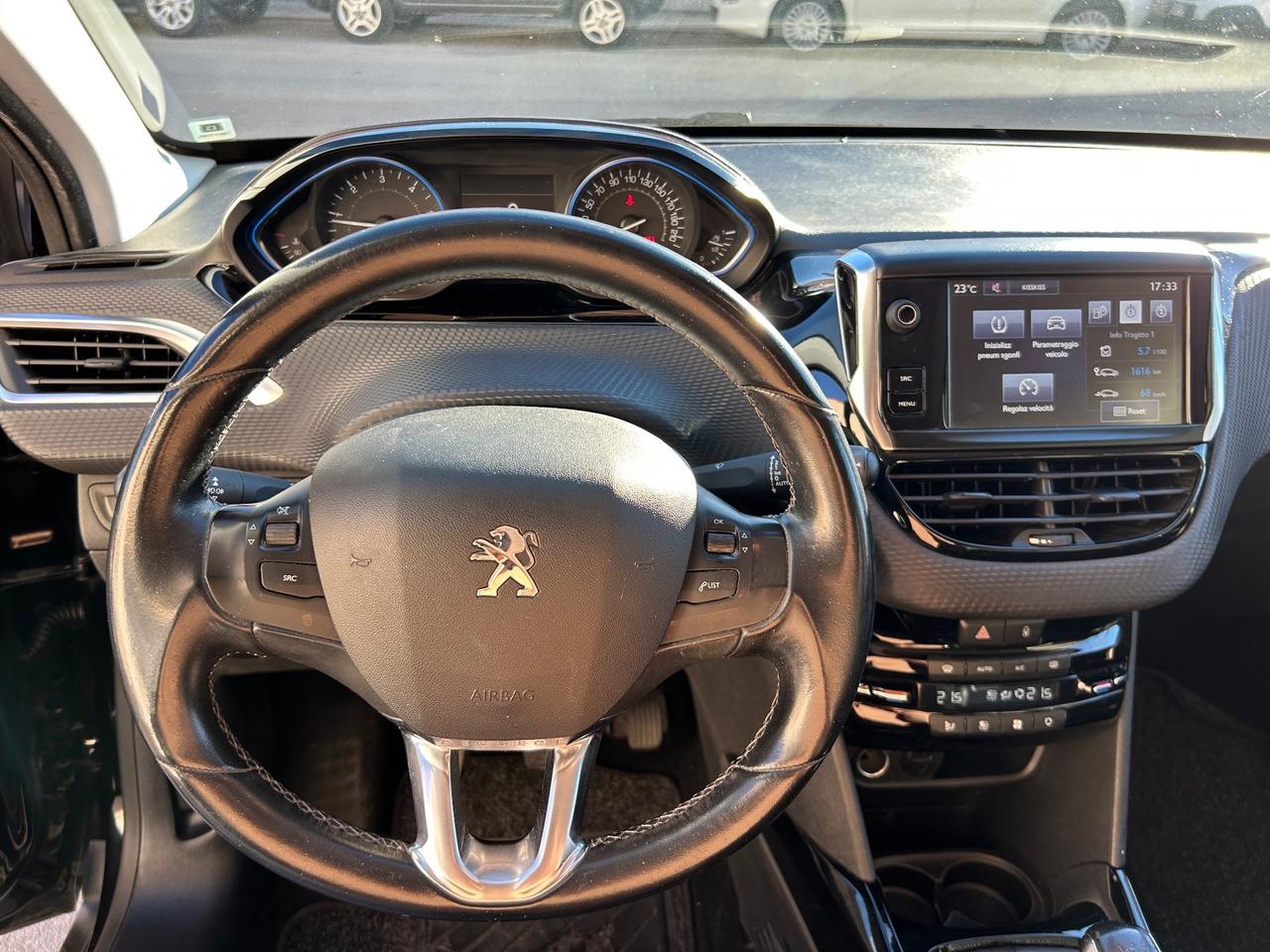 Peugeot 2008 BlueHDi 100 S&S Black Matt