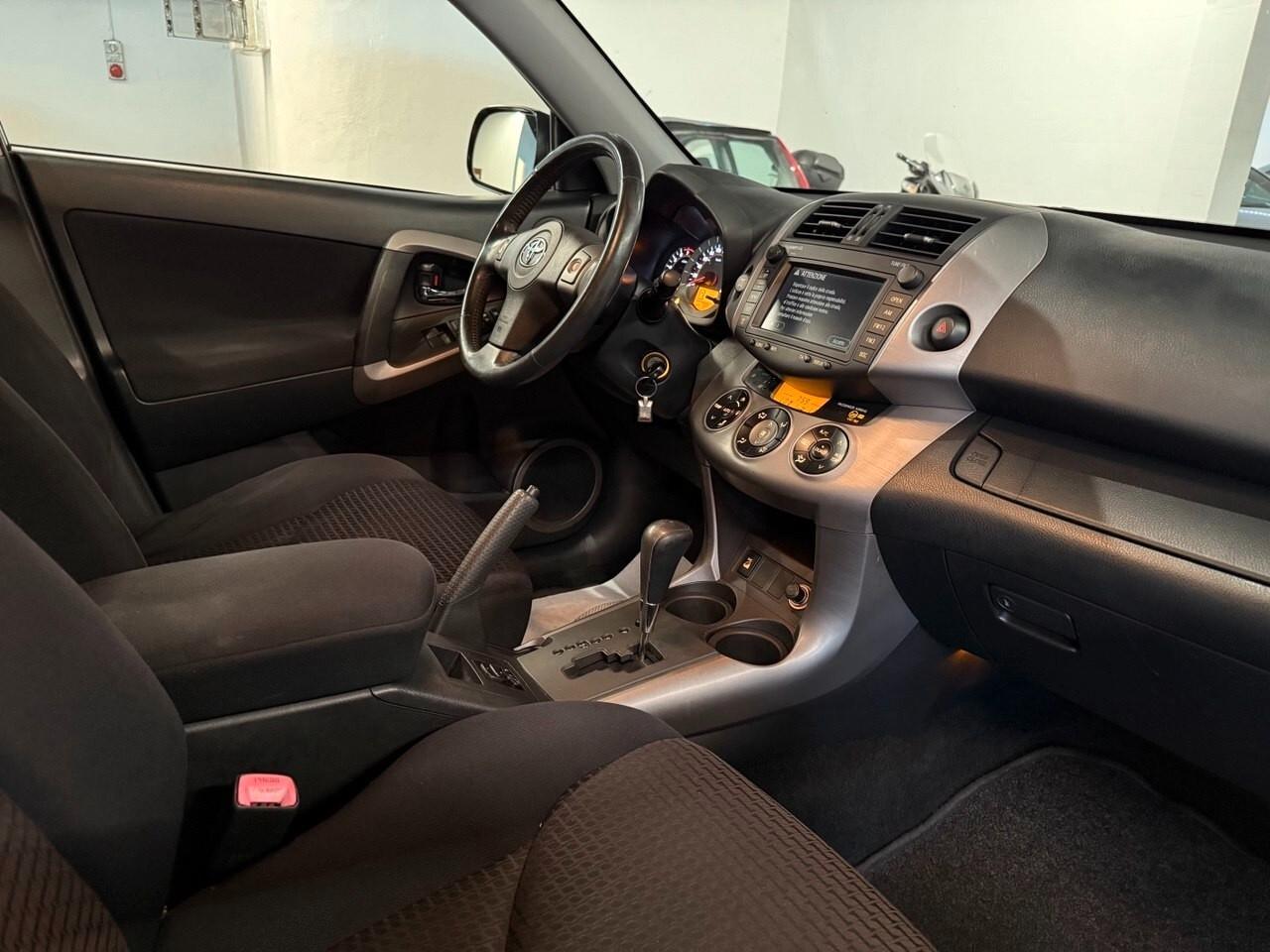Toyota RAV 4 Crossover 2.0 Sol 4x4
