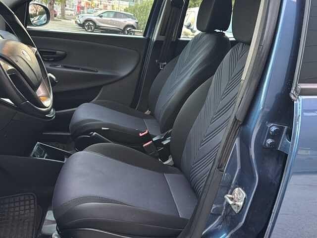 Lancia Ypsilon 1.0 FireFly 5 porte S&S Hybrid Ecochic Gold