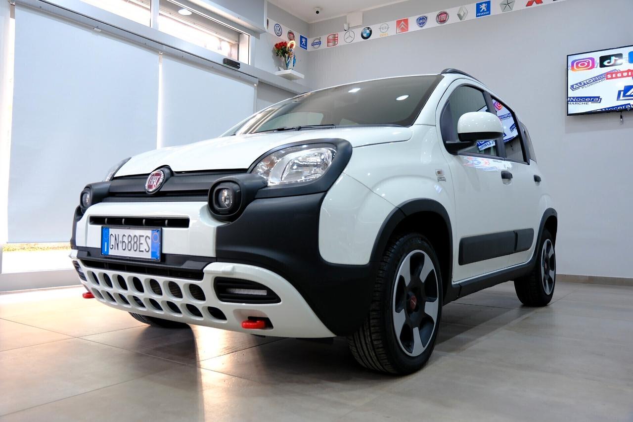 Fiat Panda Cross HYBRID 70cv CAR PLAY
