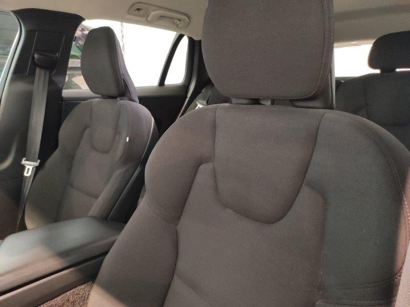 VOLVO V60 (2018-->) - V60 B4 (d) Geartronic Momentum Business