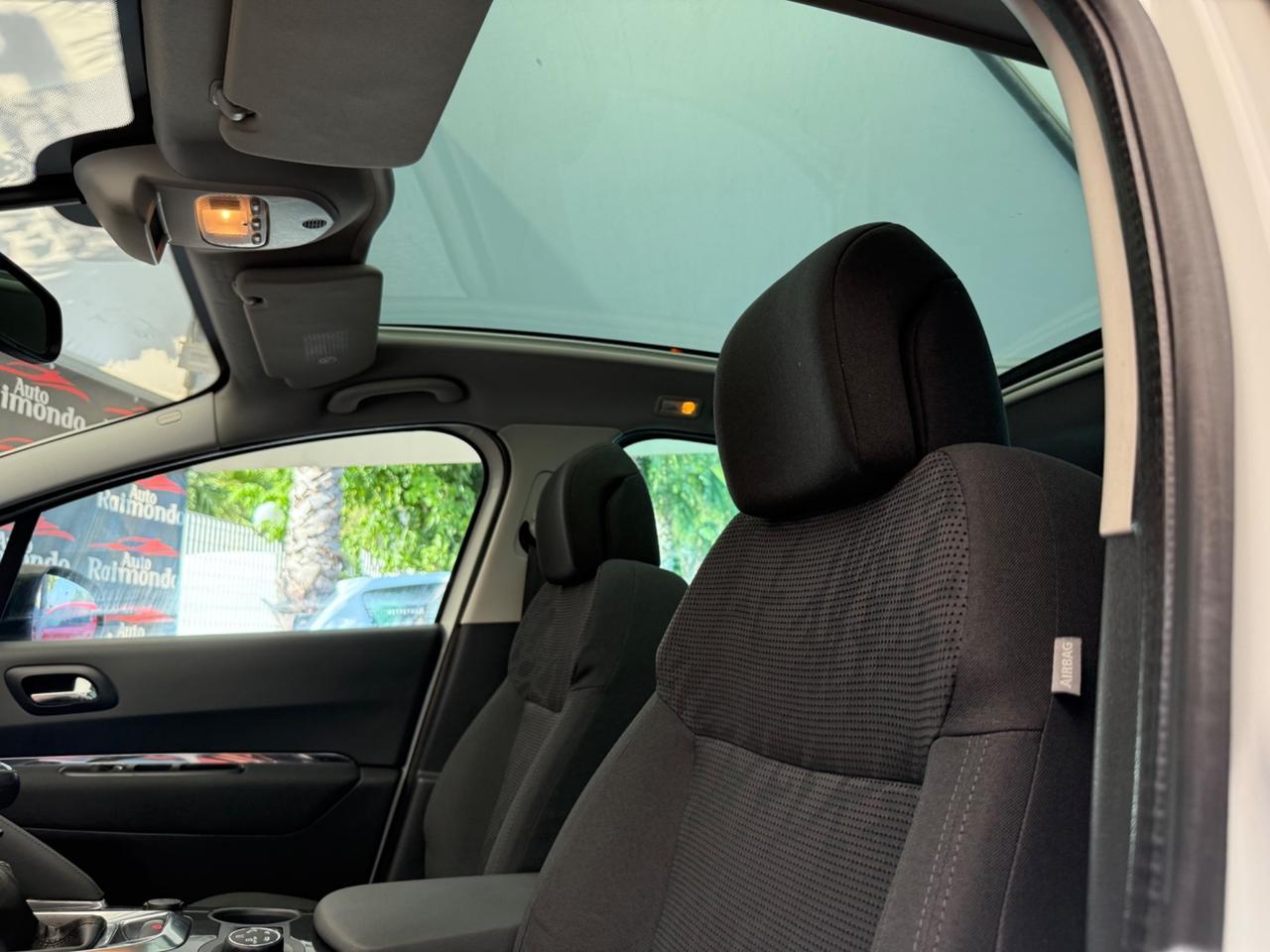 Peugeot 3008 2.0 HDi 150CV Allure