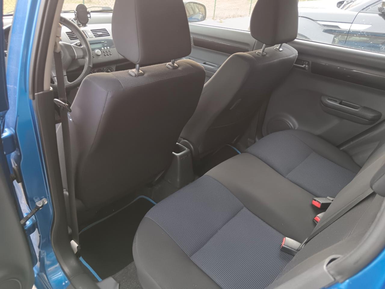 Suzuki Swift 1.3 16V 92CV 4X4 LEGGI ANNUNCIO