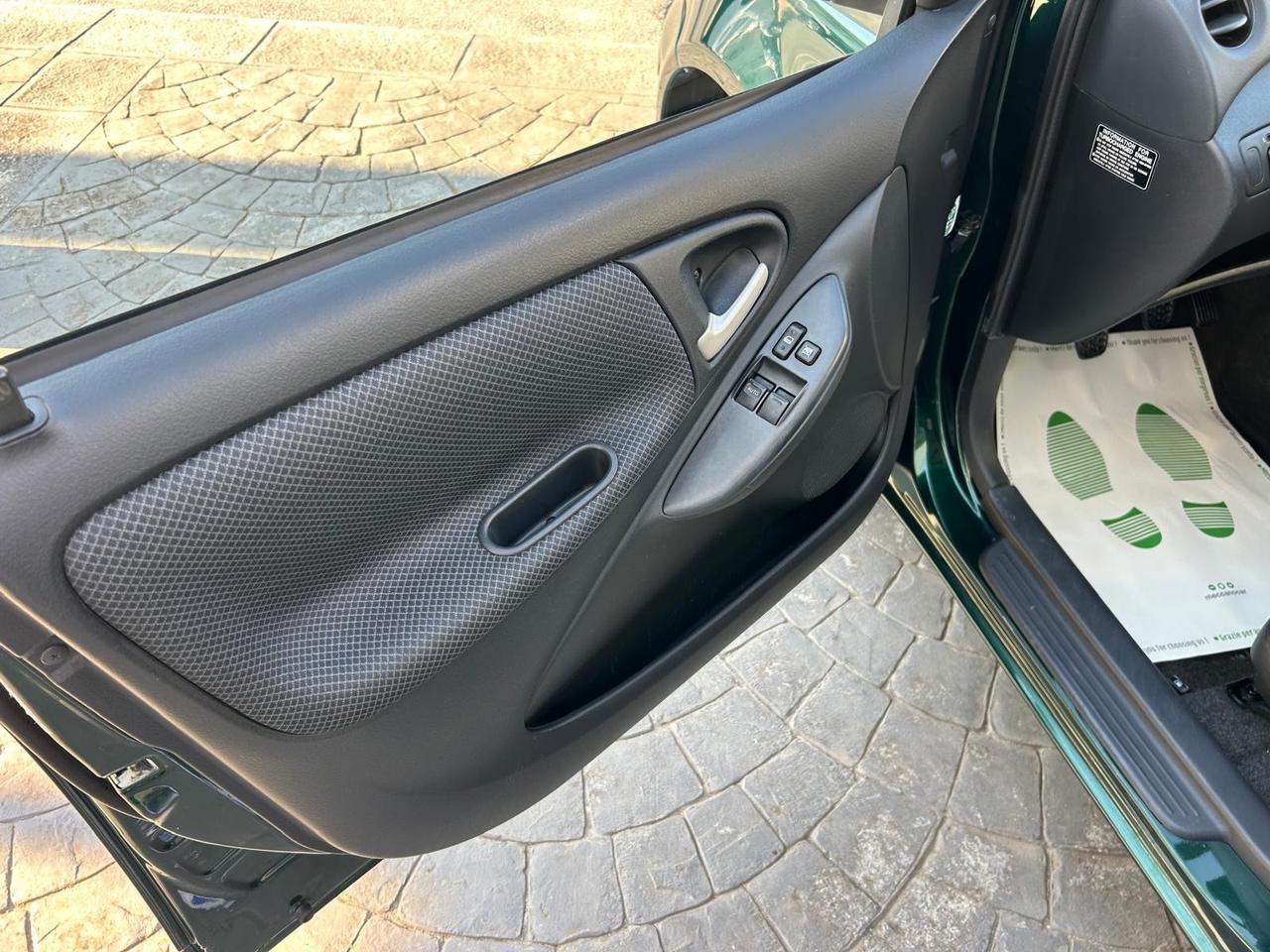 Toyota Yaris 1.4 D-4D 75Cv 5P Km138.000-2003