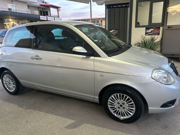 Lancia Ypsilon 1.3 MJT 75 CV Argento