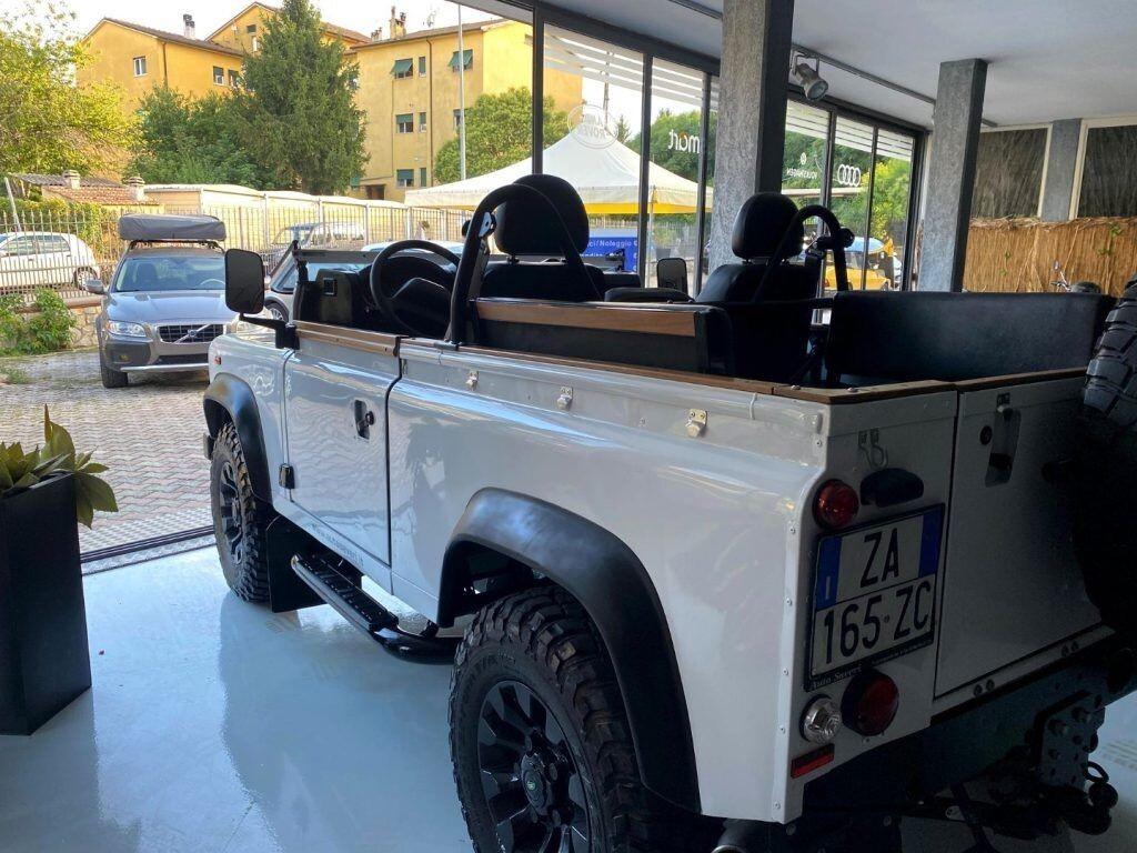 LAND ROVER Defender 90 2.2 TD4 Station Wagon