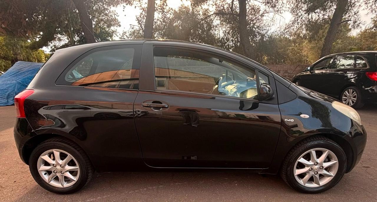 Toyota Yaris 1.4 D-4D 3 porte Sol