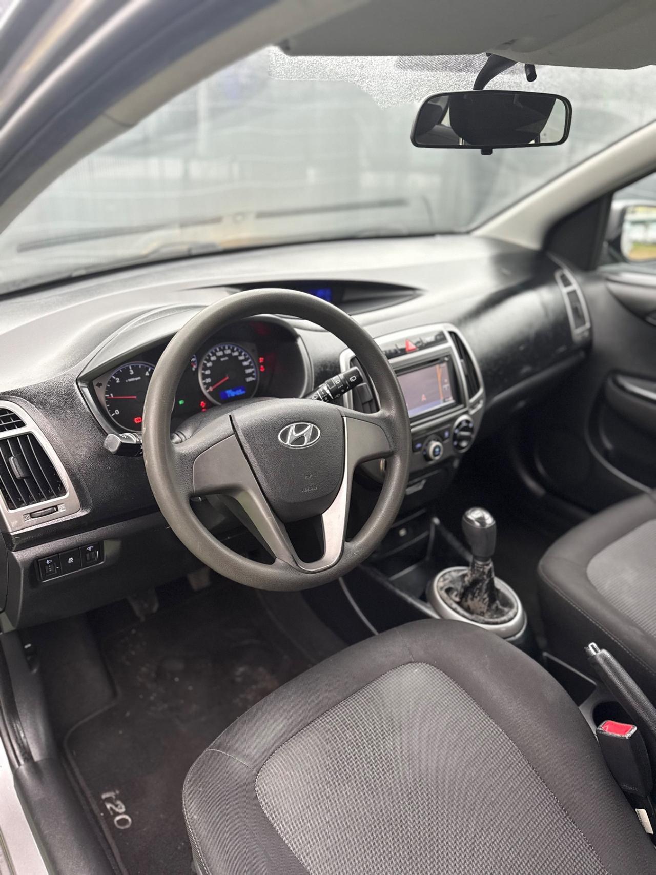 Hyundai I20 1.1 DIESEL 2013 NEOPATENTATI