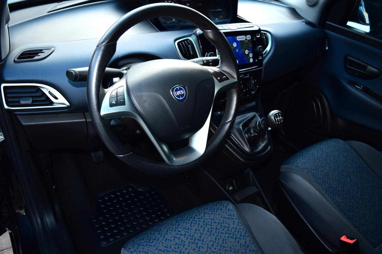 Lancia Ypsilon 1.0 Firefly Hybrid 70 cv Gold
