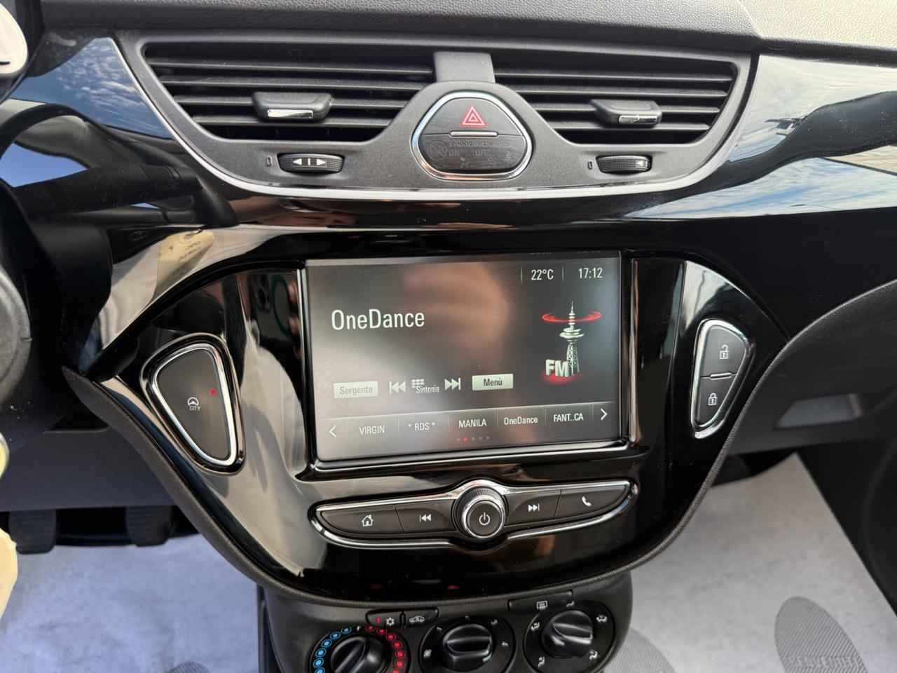 Opel Corsa 1.2 5 porte Black Edition NEOPATENTATI