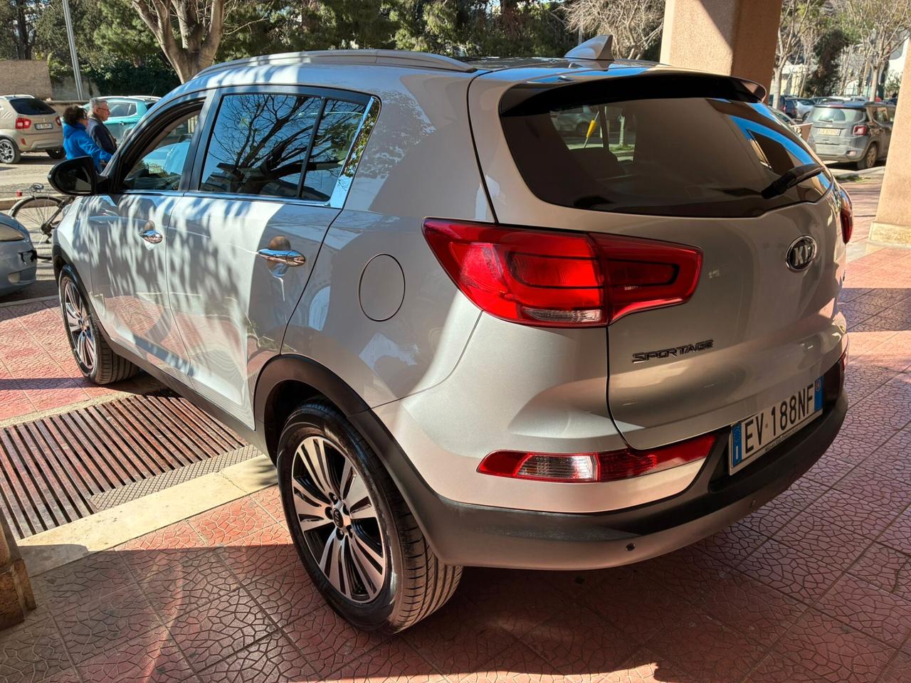 Kia Sportage 1.7crdi full tetto navi retro-14