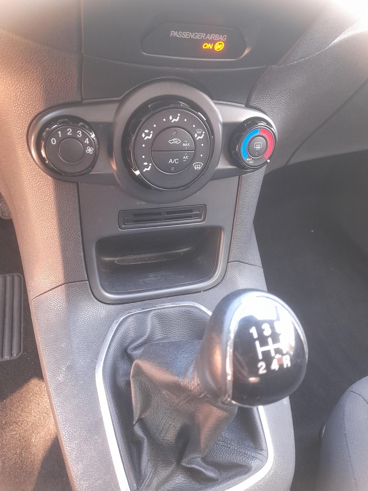 Ford Fiesta 1.5 TDCi 75CV 5 porte