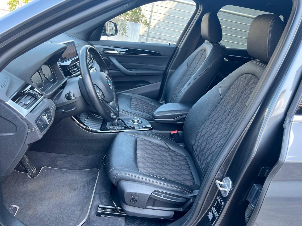 Bmw X1 sdrive18d xLine auto LED/NAVI/PELLE/18; PERFETTA