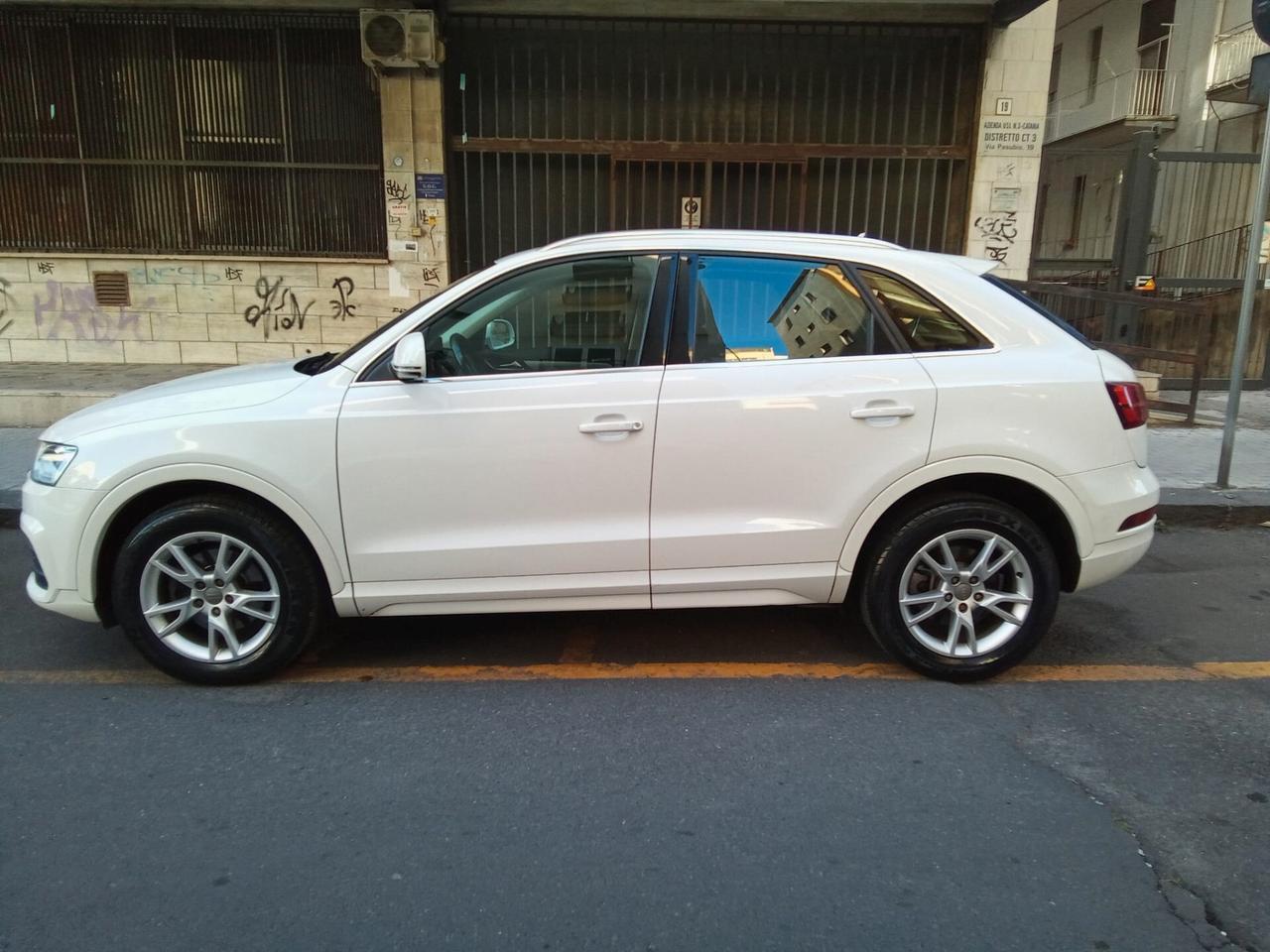 Audi Q3 2.0 TDI 120 CV Sport