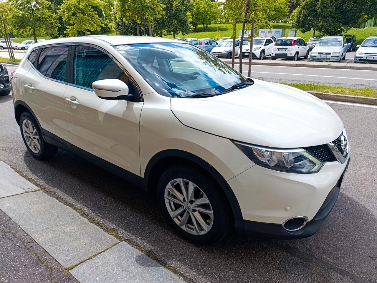 Nissan Qashqai 1.2 DIG-T FULL OPTIONAL UNICO PROPRIETARIO