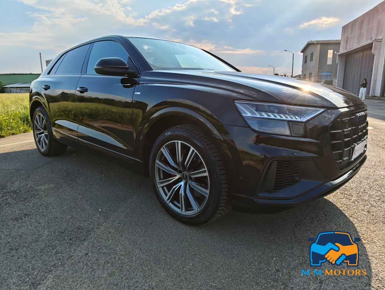 Audi Q8 55 3.0 tfsi mhev Sport quattro tiptronic