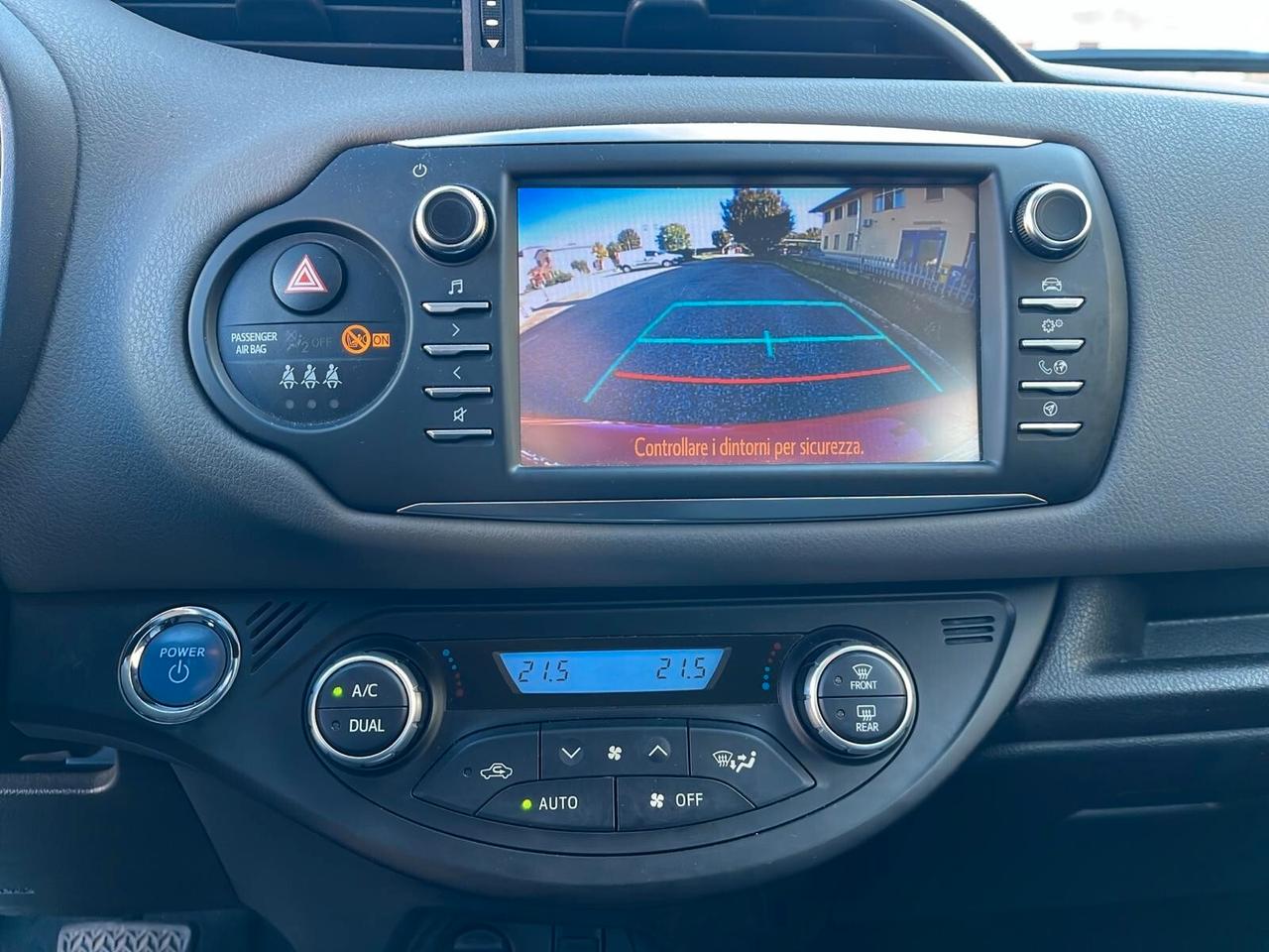 Toyota Yaris 1.5 Hybrid 5 porte Business