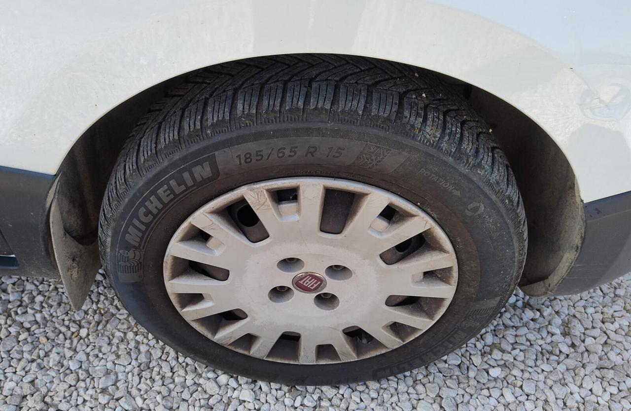Fiat Fiorino 1.3 Mjet II Adventure 95Cv ALLESTITO
