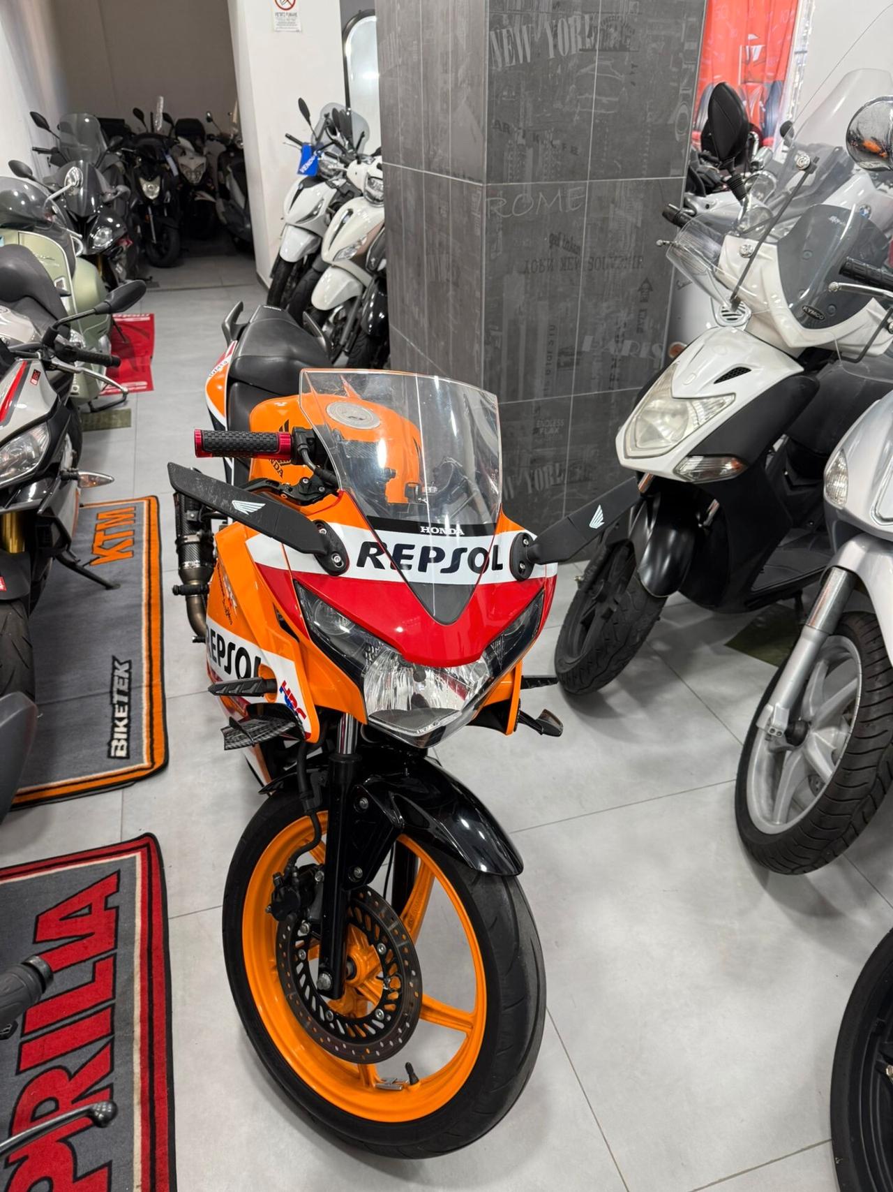 Honda CBR 125 R Repsol