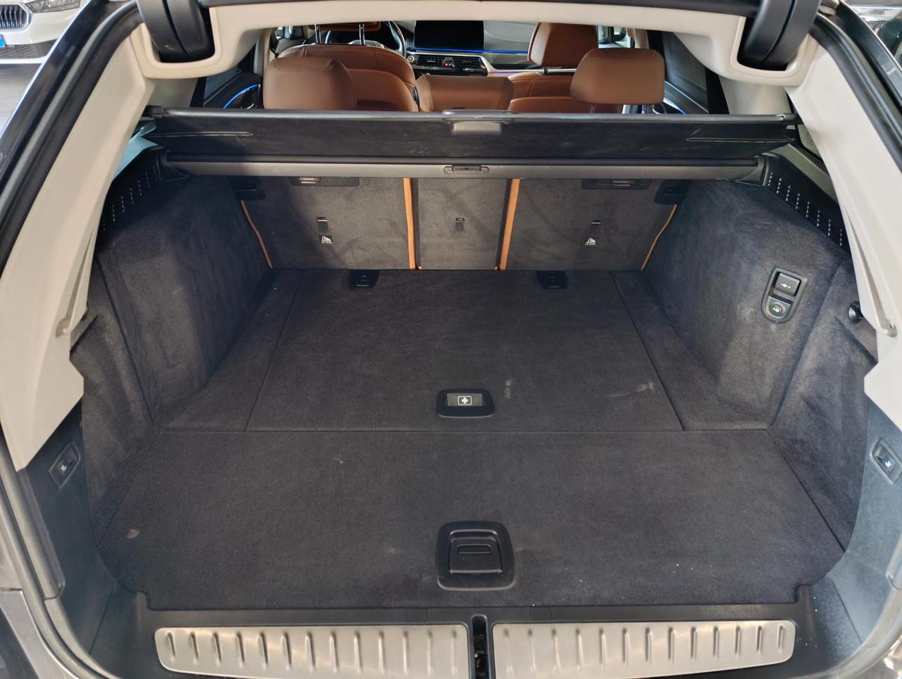 BMW 520 d Touring mhev 48V Luxury auto