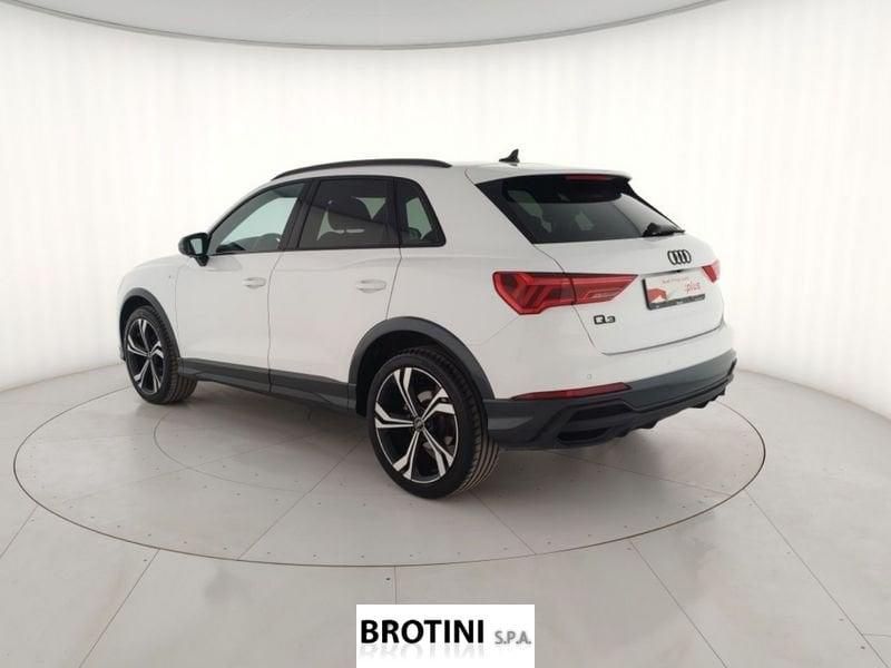 Audi Q3 35 TDI S tronic Identity Black